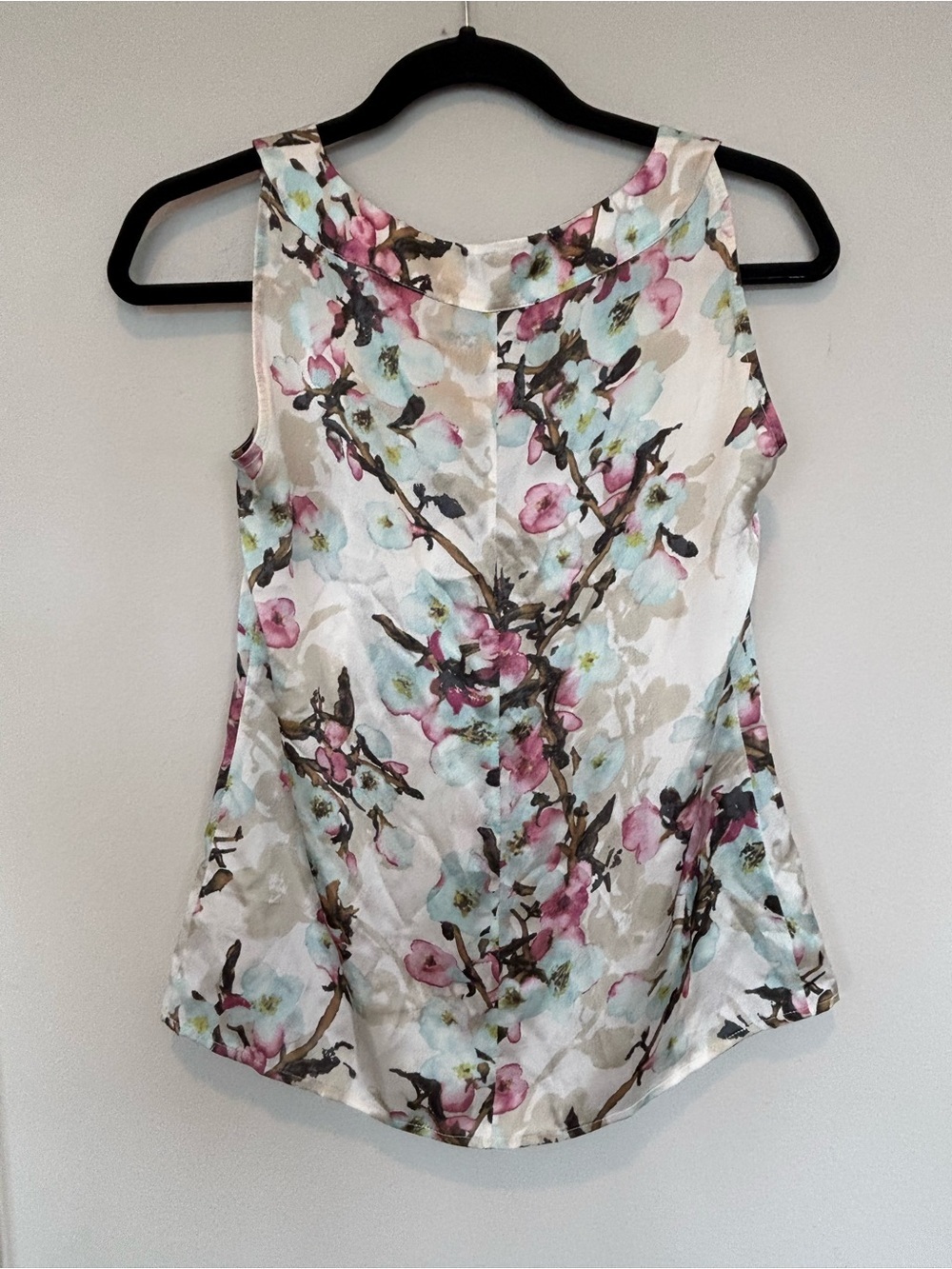St. John Collection Floral Silk Sleeveless Scoop Neck Top - White, Pink, Blue - Picture 2 of 4